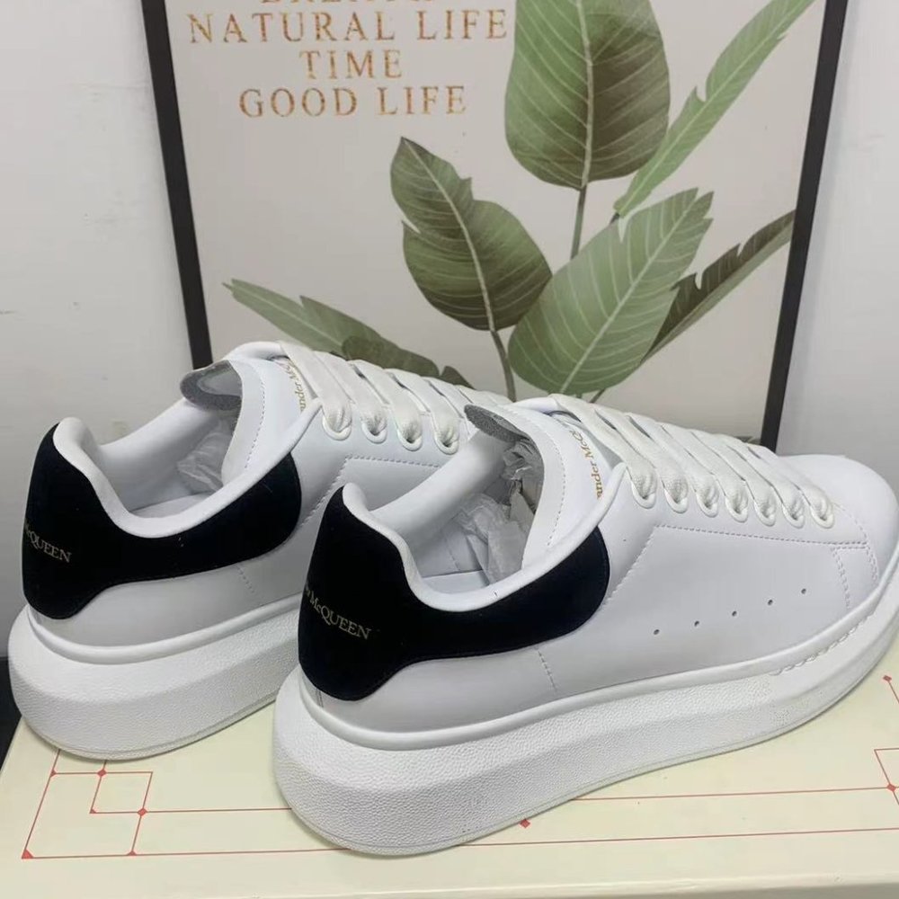 ALEXANDER MCQUEEN Oversized Larry Sneaker White Leather Black Suede Tail - Picture 1 of 5